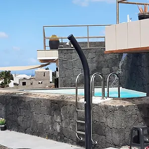 Meerblick Und Naehe Feuerberge Mit Eigenem Beheizten Pool Las Breñas